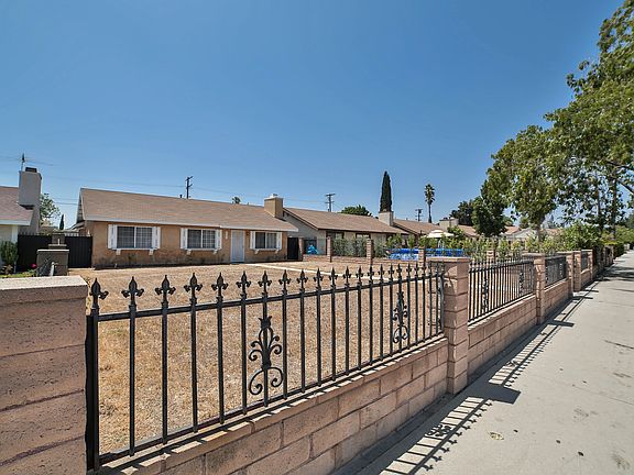 3rd image of 8201 Laurel Canyon Blvd