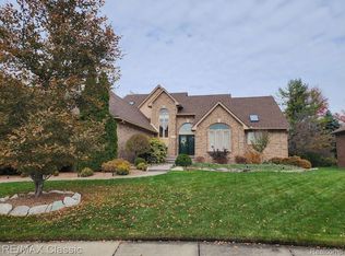 1186 Covington Place Dr, Rochester Hills, MI 48309