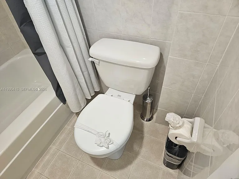 7135 Collins Ave #1821 — Photo 19