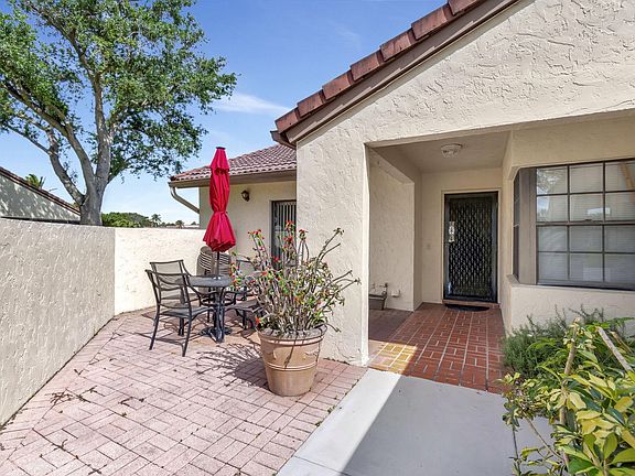 2nd image of 5531 Parkwalk Circle E