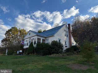 7178 Martinsburg Rd, Berkeley Springs, WV 25411