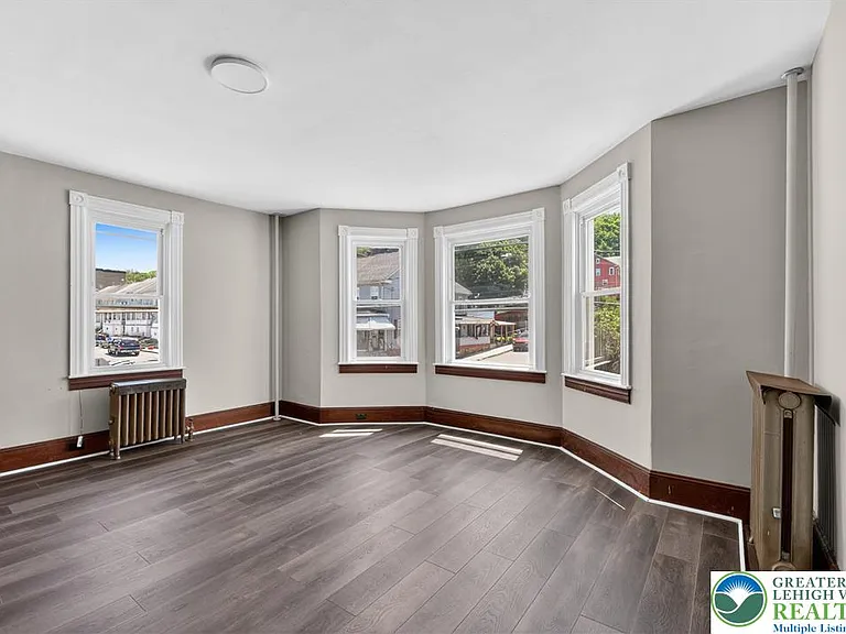 265-267 E Bertsch St #4 — Photo 3