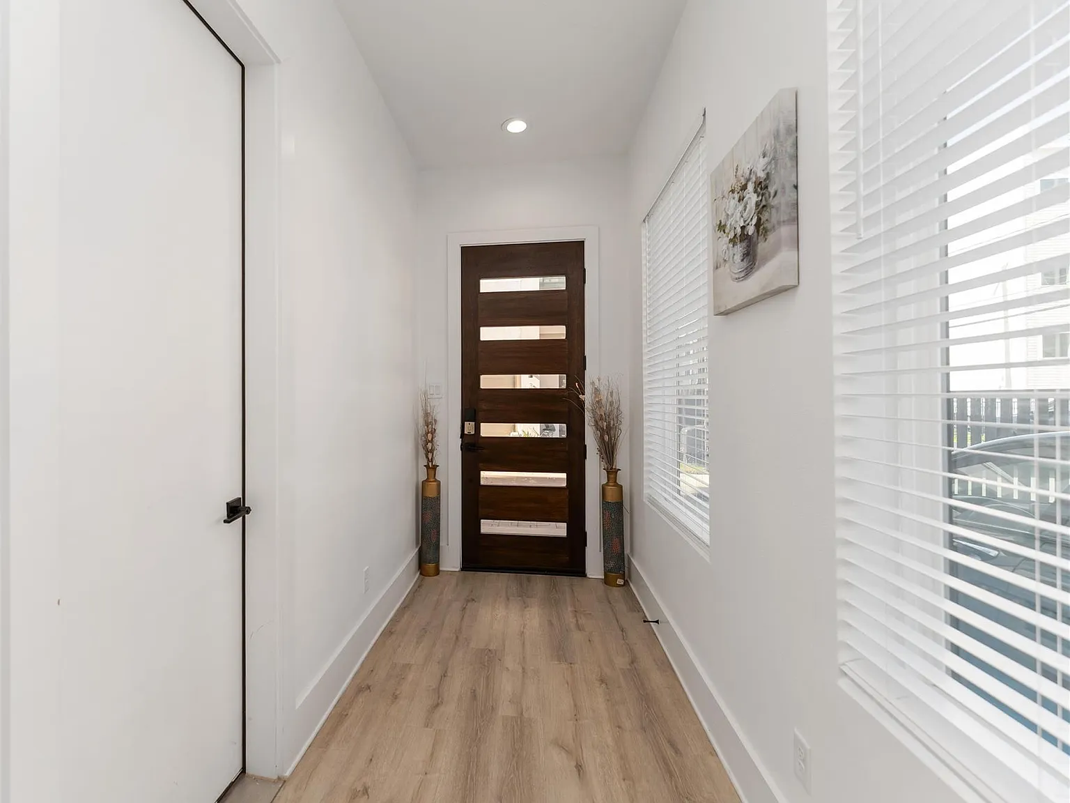 3 bed, 3.5 bath, 2040 sqft, $2,600 — Photo 4