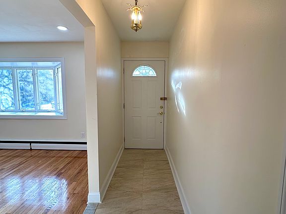 2nd image of 217 Giffords Ln Floor 1