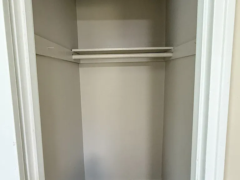 BR1 Closet