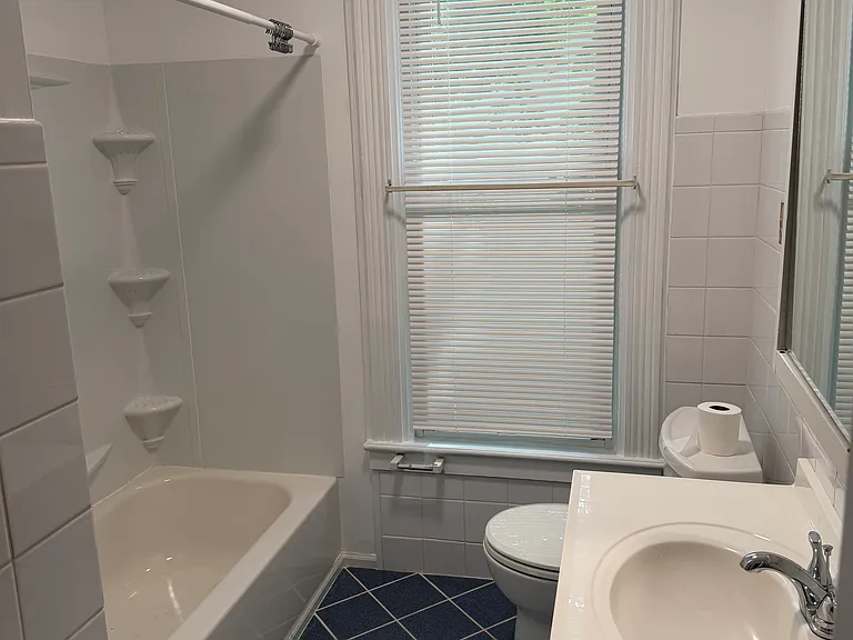 302 East Ave #1 — Photo 3
