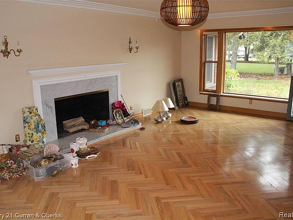 2nd image of 1210 Hillcrest Dr