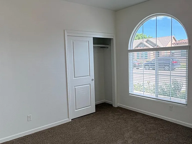 5990 E Kerckhoff Ave — Photo 13