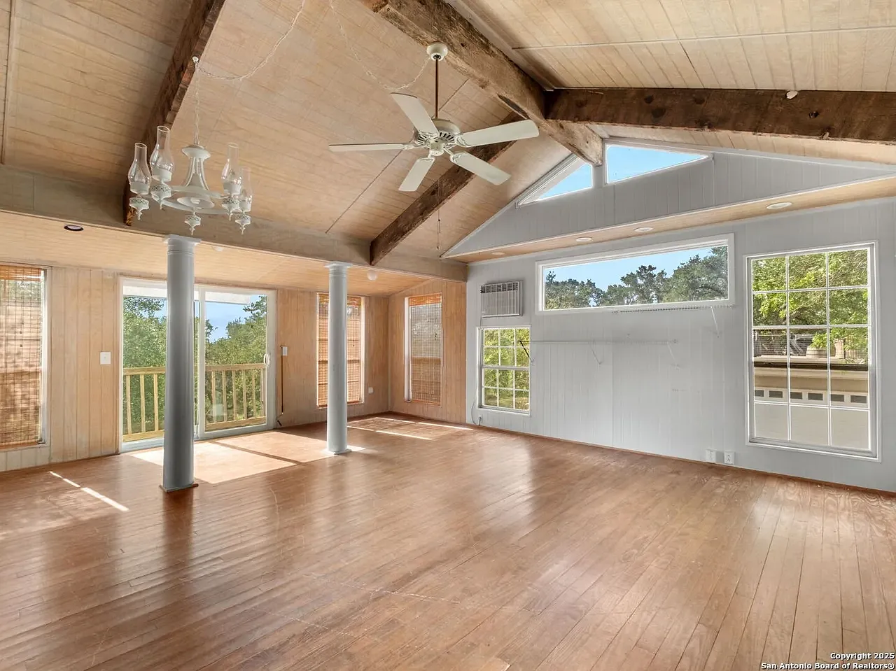 2 bed, 2.5 bath, 2520 sqft, $3,000 — Photo 2