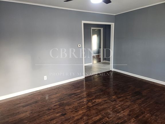 3rd image of 1559 N Jefferson Pl