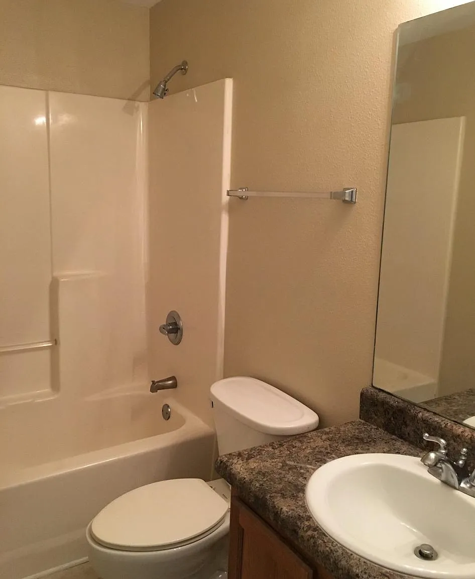 3 bed, 1180 sqft, $1,600 — Photo 3