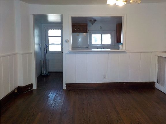 3rd image of 2317 W 2nd St