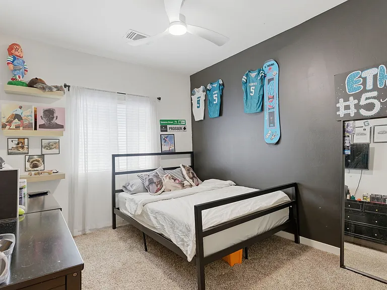 12529 Maclure Dr — Photo 23