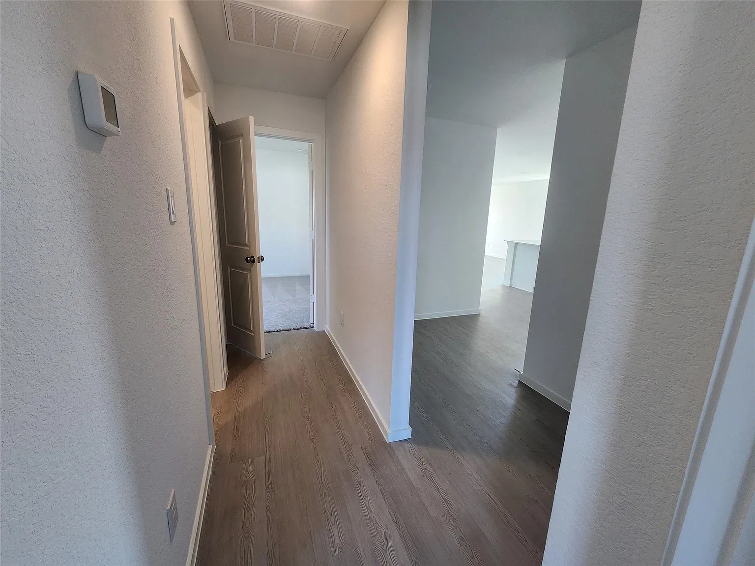3 bed, 2.0 bath, 1484 sqft, $1,795 — Photo 4
