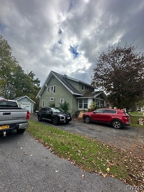 1st image of 220 East Ave