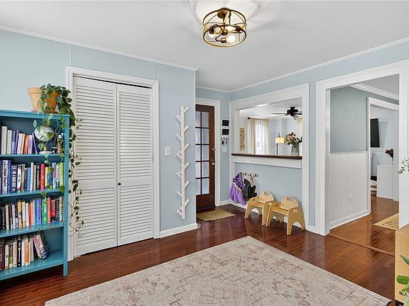 4th image of 809 N Tioga St