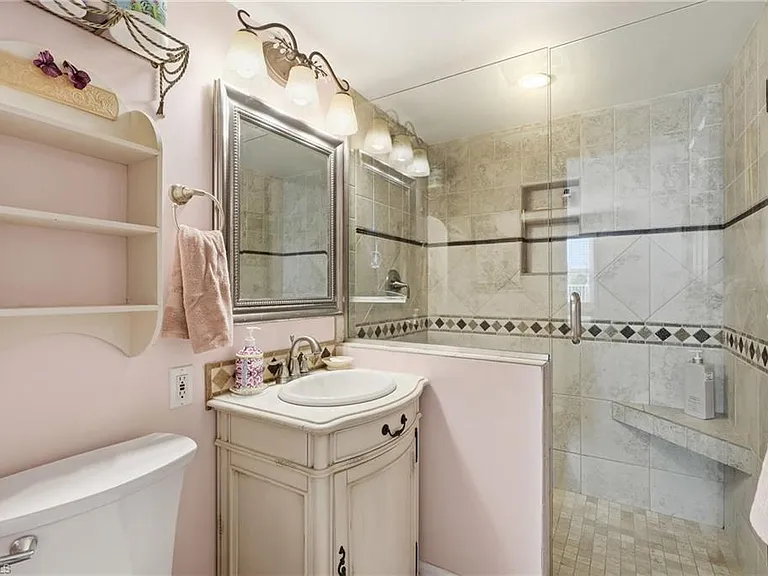 1065 Gulf Shore Blvd N #108 — Photo 37