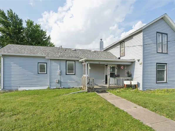 611 N 3rd Ave E, Newton, IA 50208