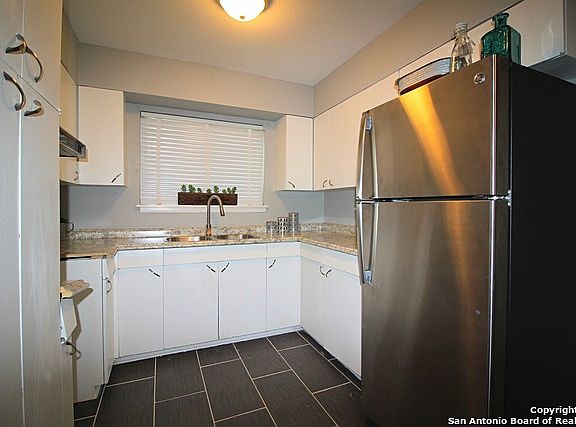 2nd image of 2115 Westvale Dr