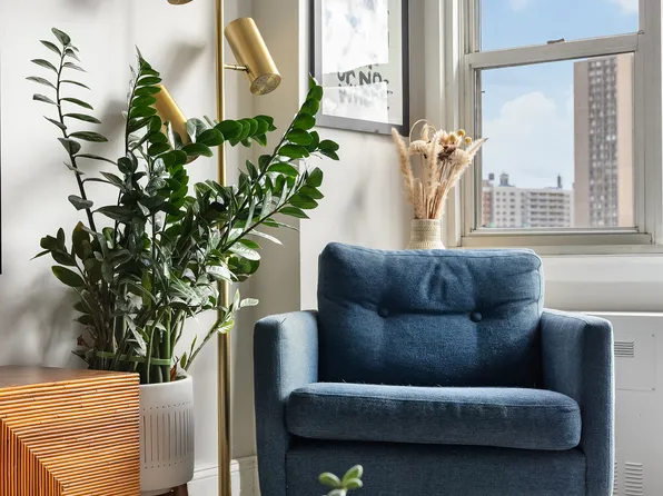 2 Charlton Street image 4 of 12