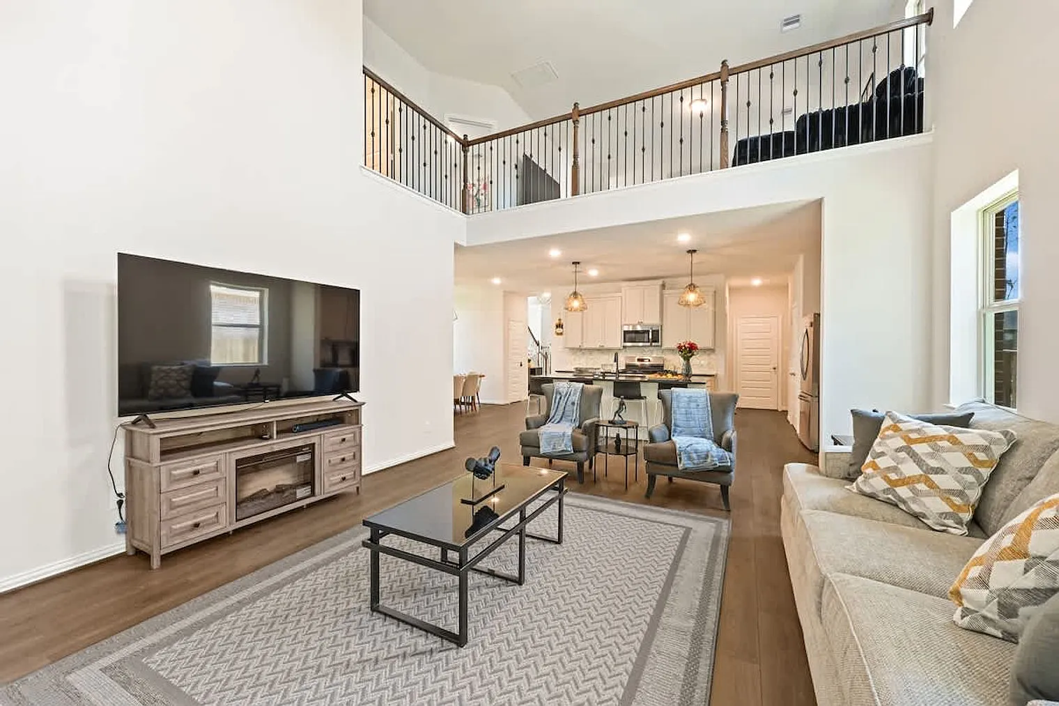 4 bed, 3.0 bath, 2701 sqft, $8,391 — Photo 4