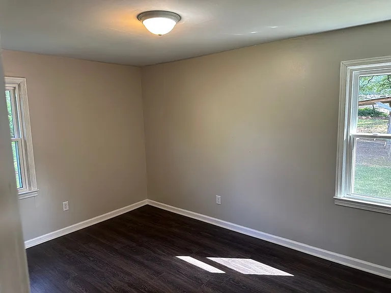 1116 Cornelia Cir — Photo 11