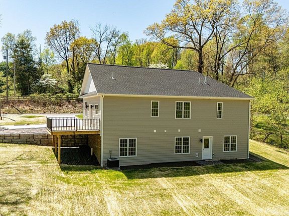 2nd image of 1378 Melrose Rd