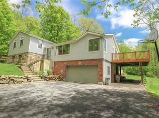 14 Posey Rd, Putnam Valley, NY 10579