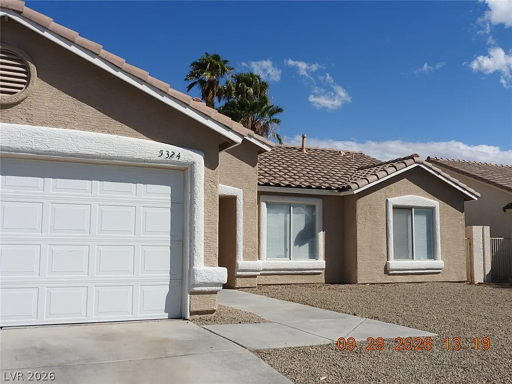 3 bed, 2.0 bath, 1462 sqft, $1,750 — Photo 2