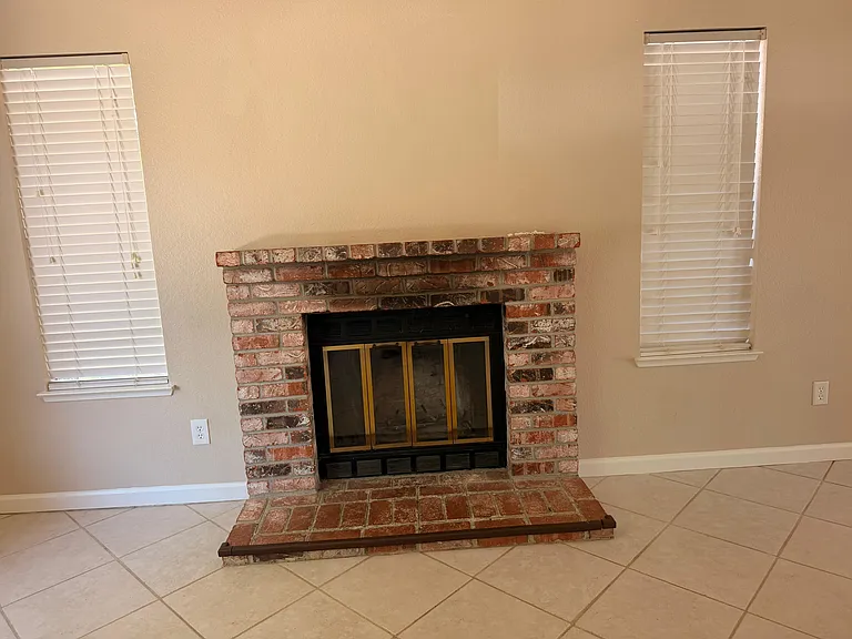 619 Willow Creek Dr — Photo 10