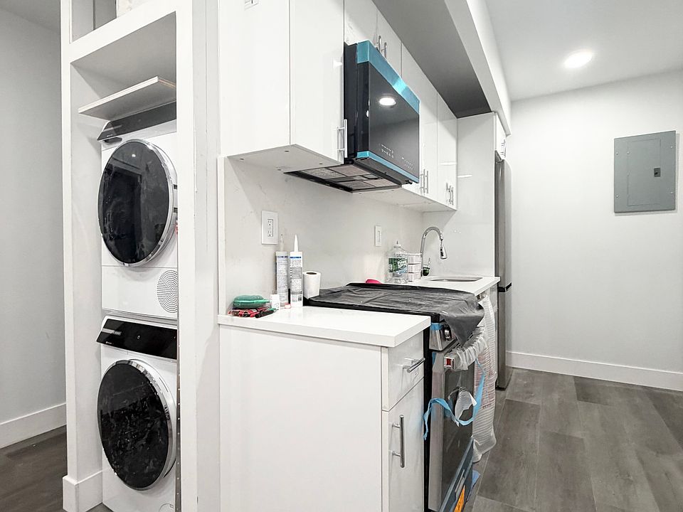 1st image of 135 Sullivan St APT 3A