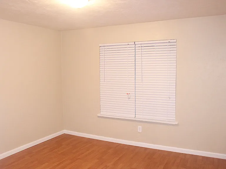 1550 Blountstown St — Photo 8