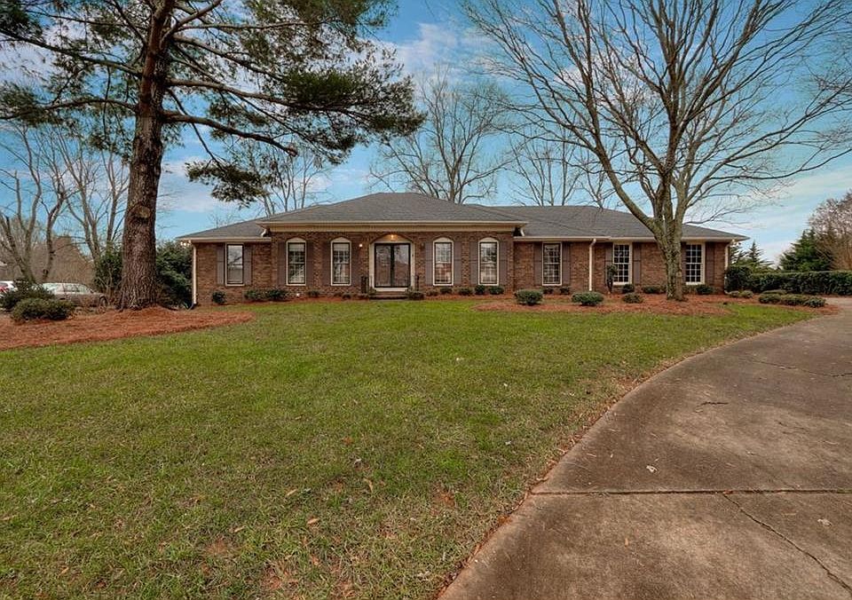 1st image of 145 Saddle Creek Dr