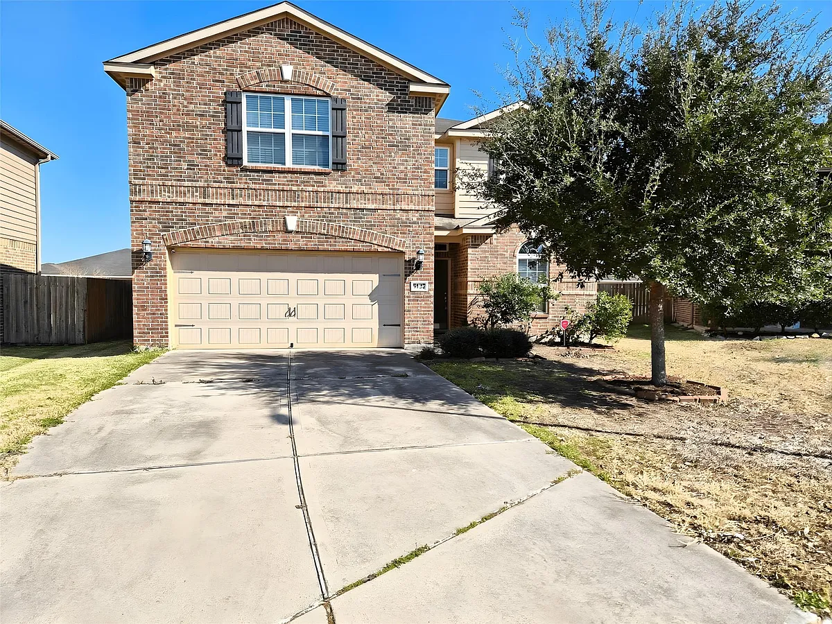Building Photo - 5127 Oakbriar Ln