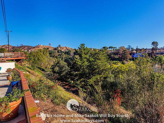 3rd image of 1048 Sunnycrest Ave