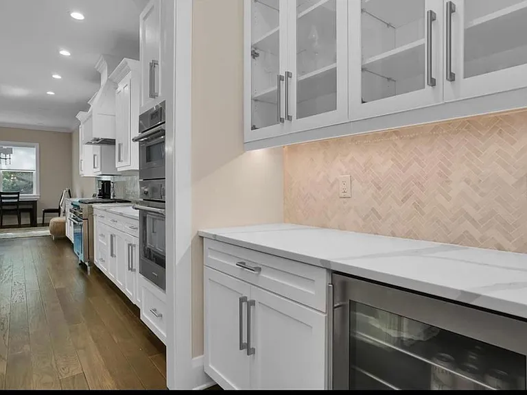 Kitchen/Bar