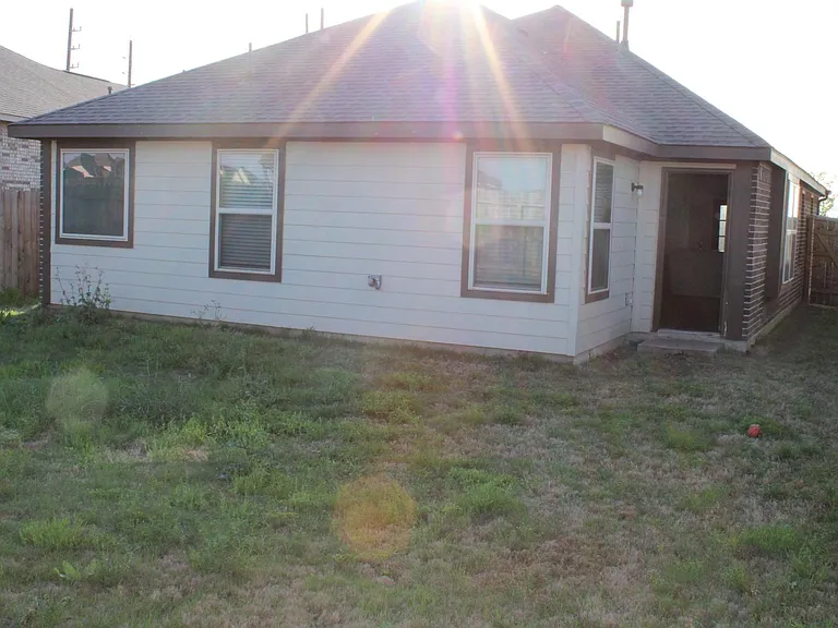 9810 Copper Ranch Trl — Photo 28