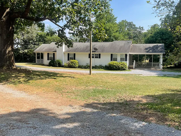 330 Mansfield Rd — Photo 1