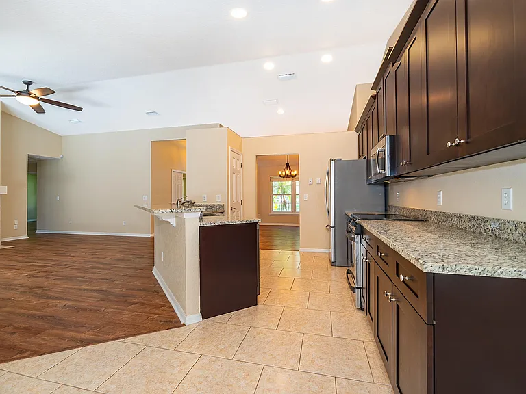 7709 Apple Tree Cir — Photo 31