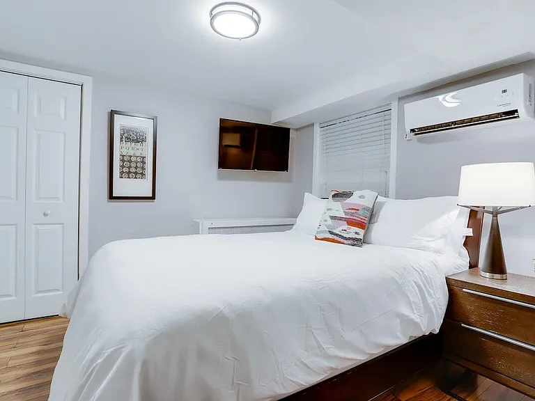 113 C St SE #1 — Photo 20