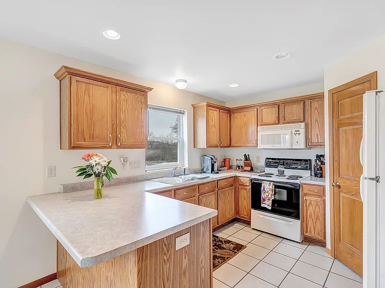 2086 River Point Ct — Photo 12