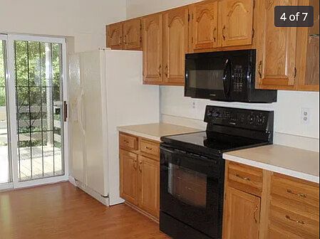 4th image of 105 Cedar St #2