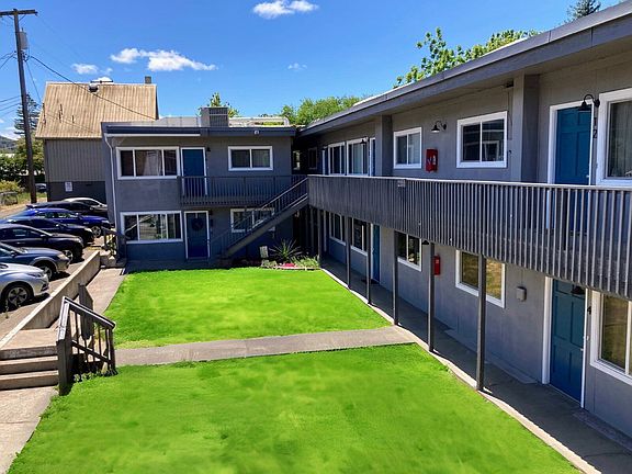 2nd image of 633 SE Flint St #12