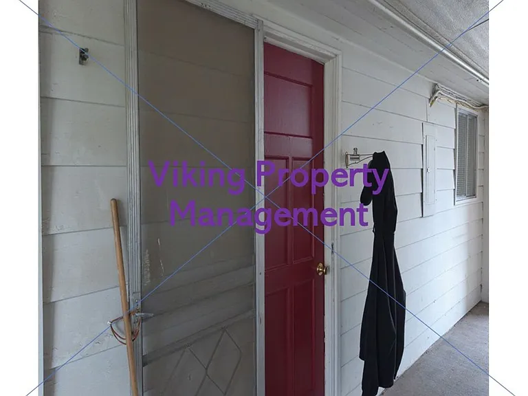 603 NE Lookout Ave #A — Photo 2