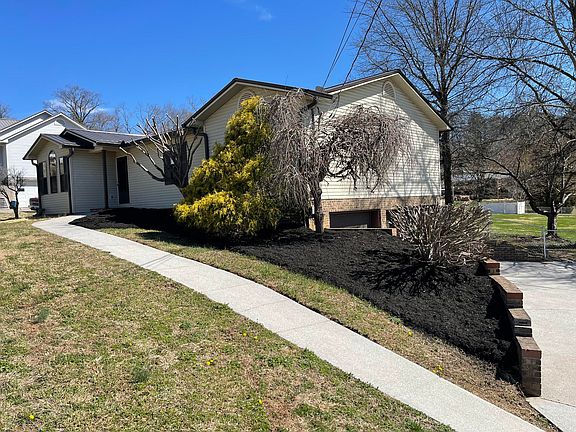 4th image of 1920 Martindale Dr