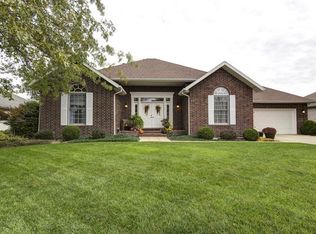 1309 Woodcastle Rd, Nixa, MO 65714
