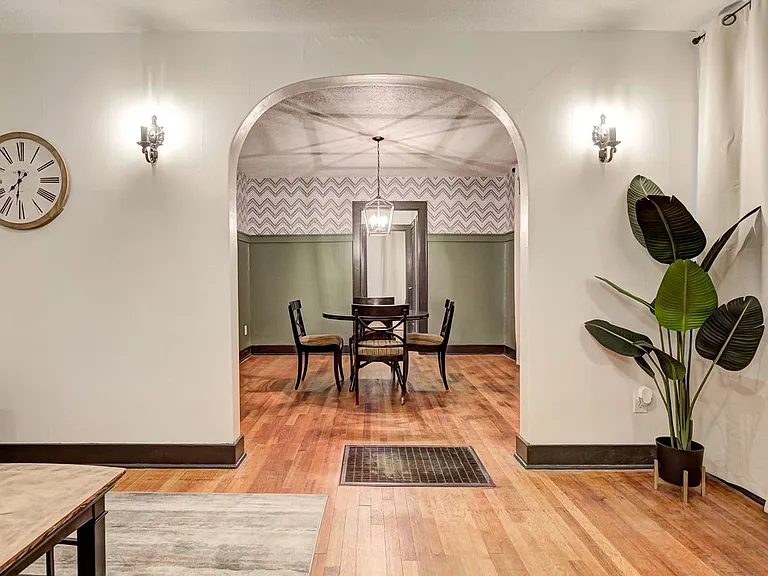 2215 W Broadway Ave #1 — Photo 8