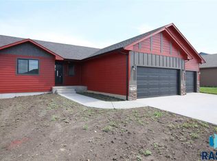 720 W High Pointe St, Tea, SD 57064