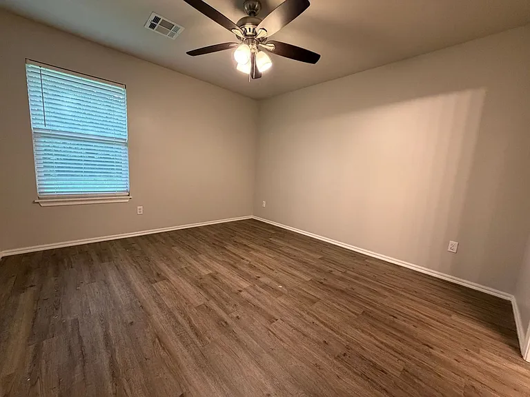 404 Chalk Hill Ct — Photo 29