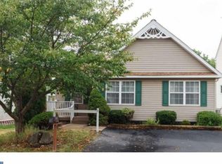 3 Patriot Ct, Upper Chichester, PA 19061